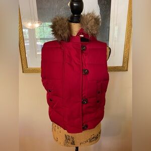 GAP Red Puffer Vest Faux Fur Hood - San Francisco Love - Size M
